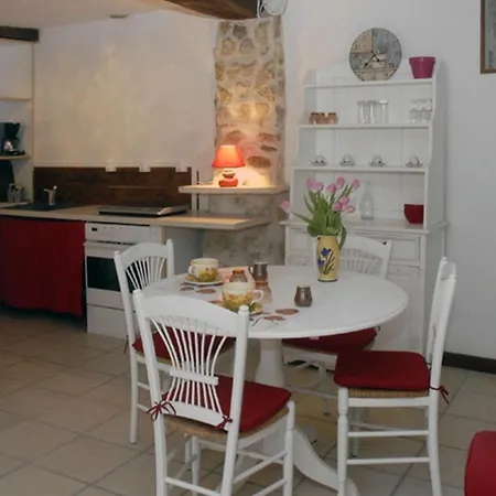 Gtes Aux Portes De Leure Les Coquelicots * 弗农